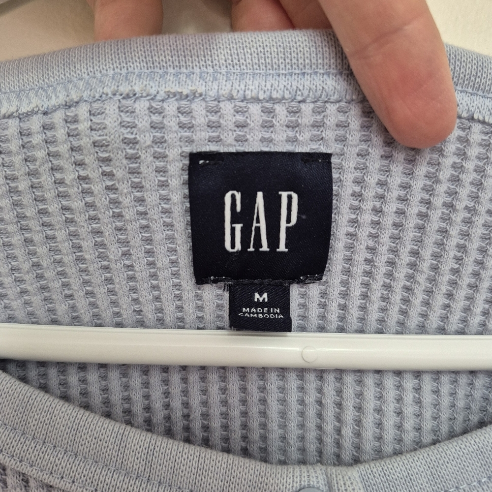 Gap Light Blue Waffle Knit Long Sleeve Henley Top – Size M - Picture 3 of 5